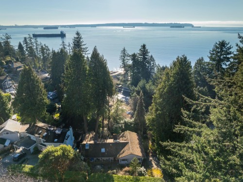 4028 Rose Crescent, West Vancouver, BC 