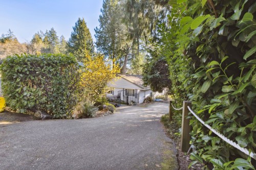 4028 Rose Crescent, West Vancouver, BC 