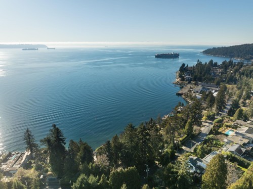 4028 Rose Crescent, West Vancouver, BC 