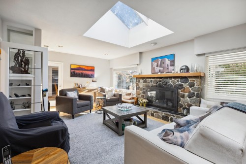4028 Rose Crescent, West Vancouver, BC 