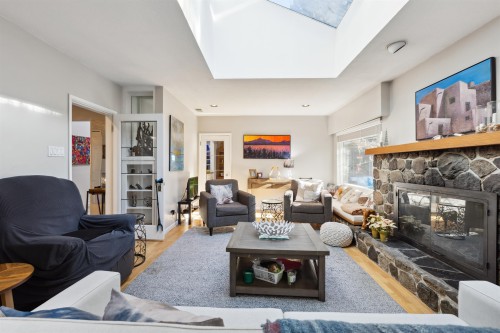 4028 Rose Crescent, West Vancouver, BC 