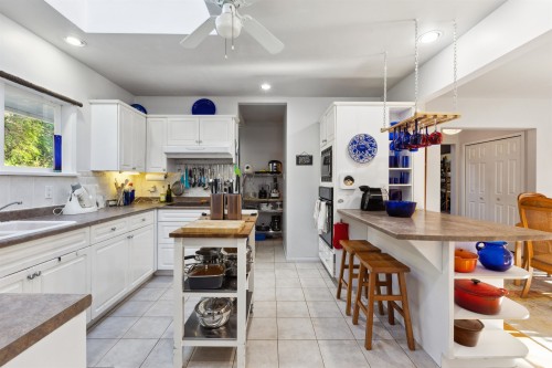 4028 Rose Crescent, West Vancouver, BC 