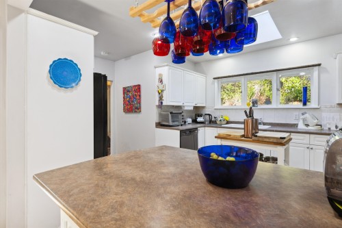 4028 Rose Crescent, West Vancouver, BC 