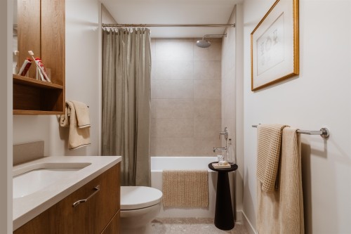 301-133 49Th Avenue W, Vancouver, BC 
