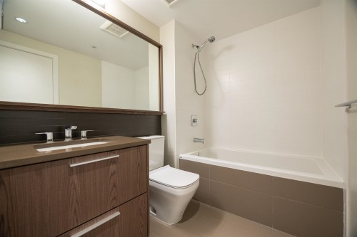 1605-2975 Atlantic Avenue, Coquitlam, BC 