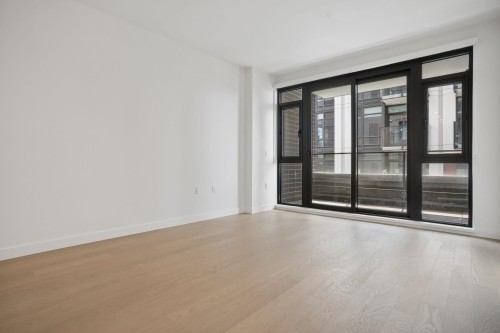 204-8398 Oak Street, Vancouver, BC 