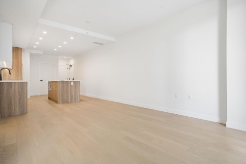 204-8398 Oak Street, Vancouver, BC 