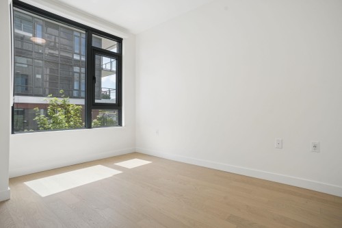 204-8398 Oak Street, Vancouver, BC 