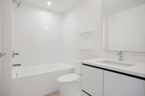 204-8398 Oak Street, Vancouver, BC 