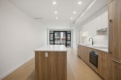 204-8398 Oak Street, Vancouver, BC 