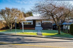 1910 Holdom Avenue Burnaby, BC V5B 3W3