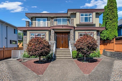 648 3rd Street E North Vancouver, BC V7L 1G7