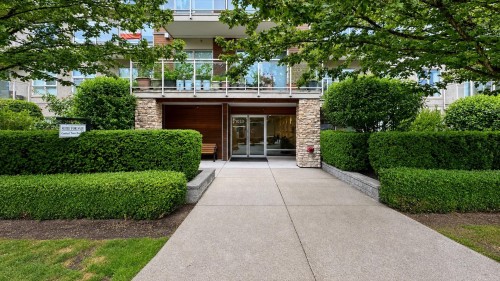 PH2-1033 St. Georges Avenue  North Vancouver, BC V7L 3H5