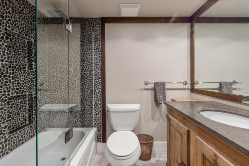 207-2050 Lake Placid Road, Whistler, BC 