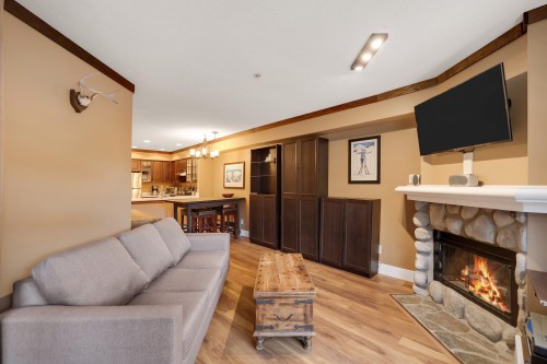 207-2050 Lake Placid Road, Whistler, BC 