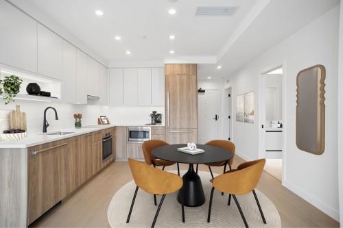 208-8398 Oak Street, Vancouver, BC 