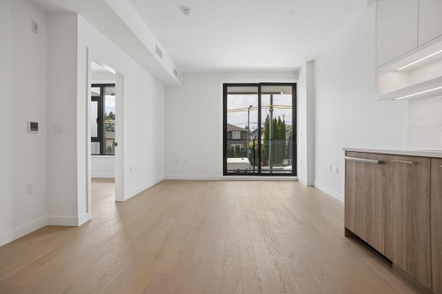 208-8398 Oak Street, Vancouver, BC 