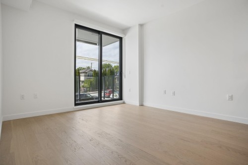 208-8398 Oak Street, Vancouver, BC 