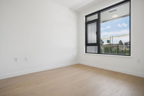 208-8398 Oak Street, Vancouver, BC 