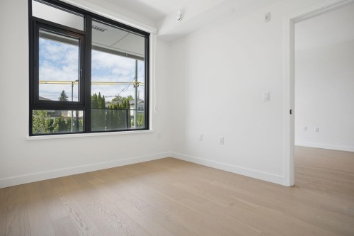 208-8398 Oak Street, Vancouver, BC 