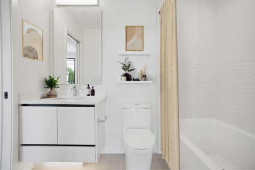 208-8398 Oak Street, Vancouver, BC 