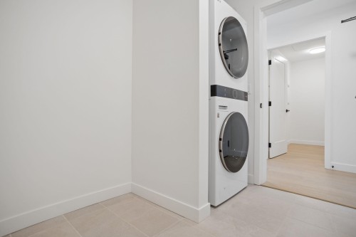 208-8398 Oak Street, Vancouver, BC 