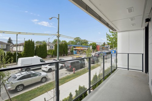208-8398 Oak Street, Vancouver, BC 