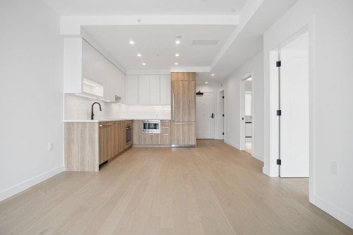208-8398 Oak Street, Vancouver, BC 