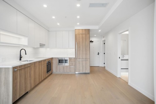 208-8398 Oak Street, Vancouver, BC 