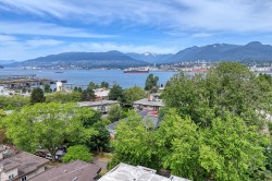 2215 Dundas Street  Vancouver, BC V5L 1J9