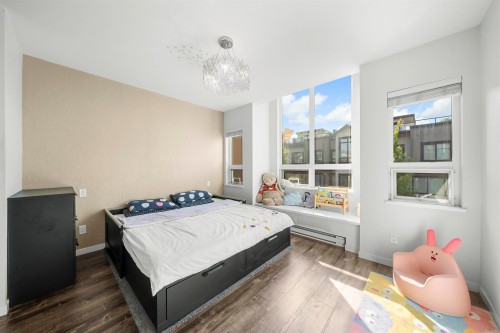 8-100 Wood Street, New Westminster, BC 