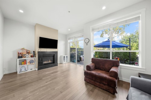 8-100 Wood Street, New Westminster, BC 