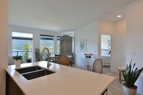 302-5780 Marine Way, Sechelt, BC 