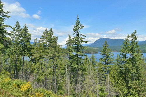 302-5780 Marine Way, Sechelt, BC 