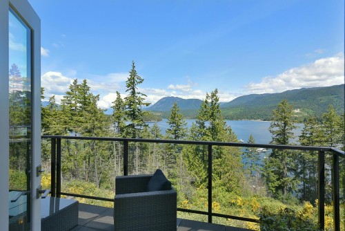 302-5780 Marine Way, Sechelt, BC 