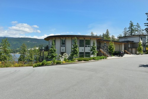 302-5780 Marine Way, Sechelt, BC 