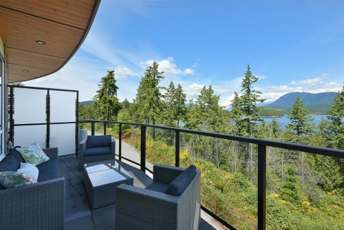302-5780 Marine Way, Sechelt, BC 