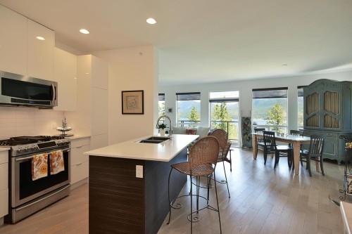 302-5780 Marine Way, Sechelt, BC 