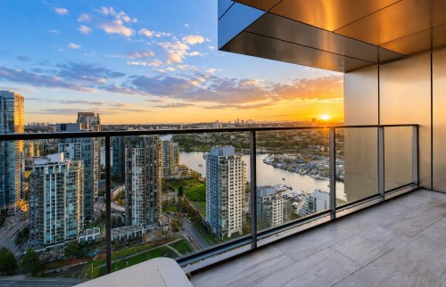 3809-1480 Howe Street, Vancouver, BC 