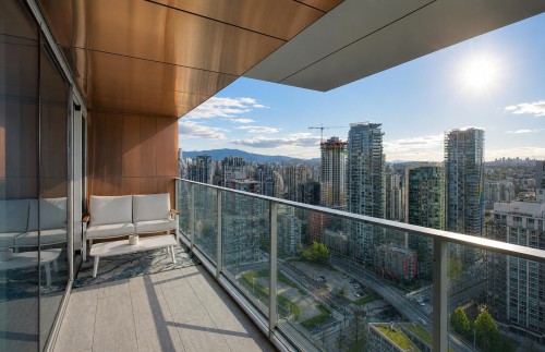 3809-1480 Howe Street, Vancouver, BC 
