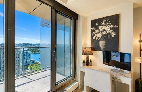 3809-1480 Howe Street, Vancouver, BC 
