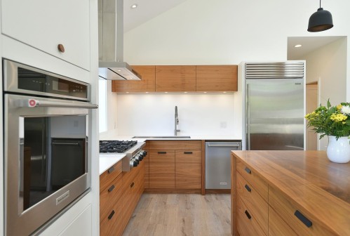 1860 Arboretum Drive, Gibsons, BC 