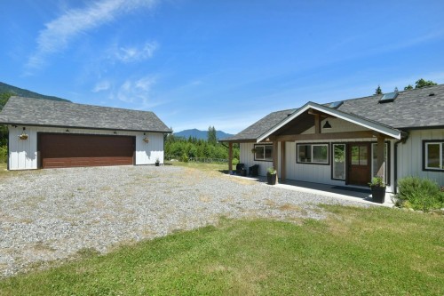 1860 Arboretum Drive, Gibsons, BC 