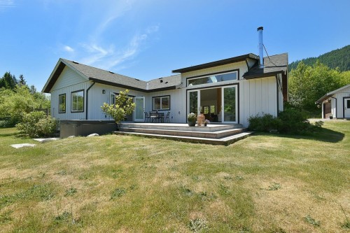 1860 Arboretum Drive, Gibsons, BC 