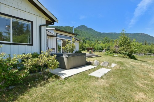 1860 Arboretum Drive, Gibsons, BC 