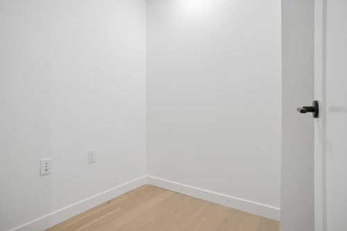 202-8398 Oak Street, Vancouver, BC 