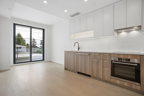 202-8398 Oak Street, Vancouver, BC 