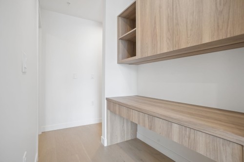 202-8398 Oak Street, Vancouver, BC 