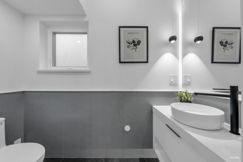 2715 Cheyenne Avenue, Vancouver, BC 