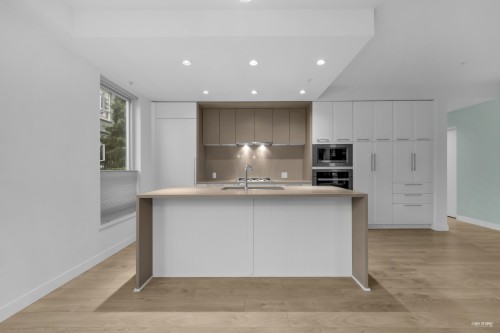 109-6677 Cambie Street, Vancouver, BC 